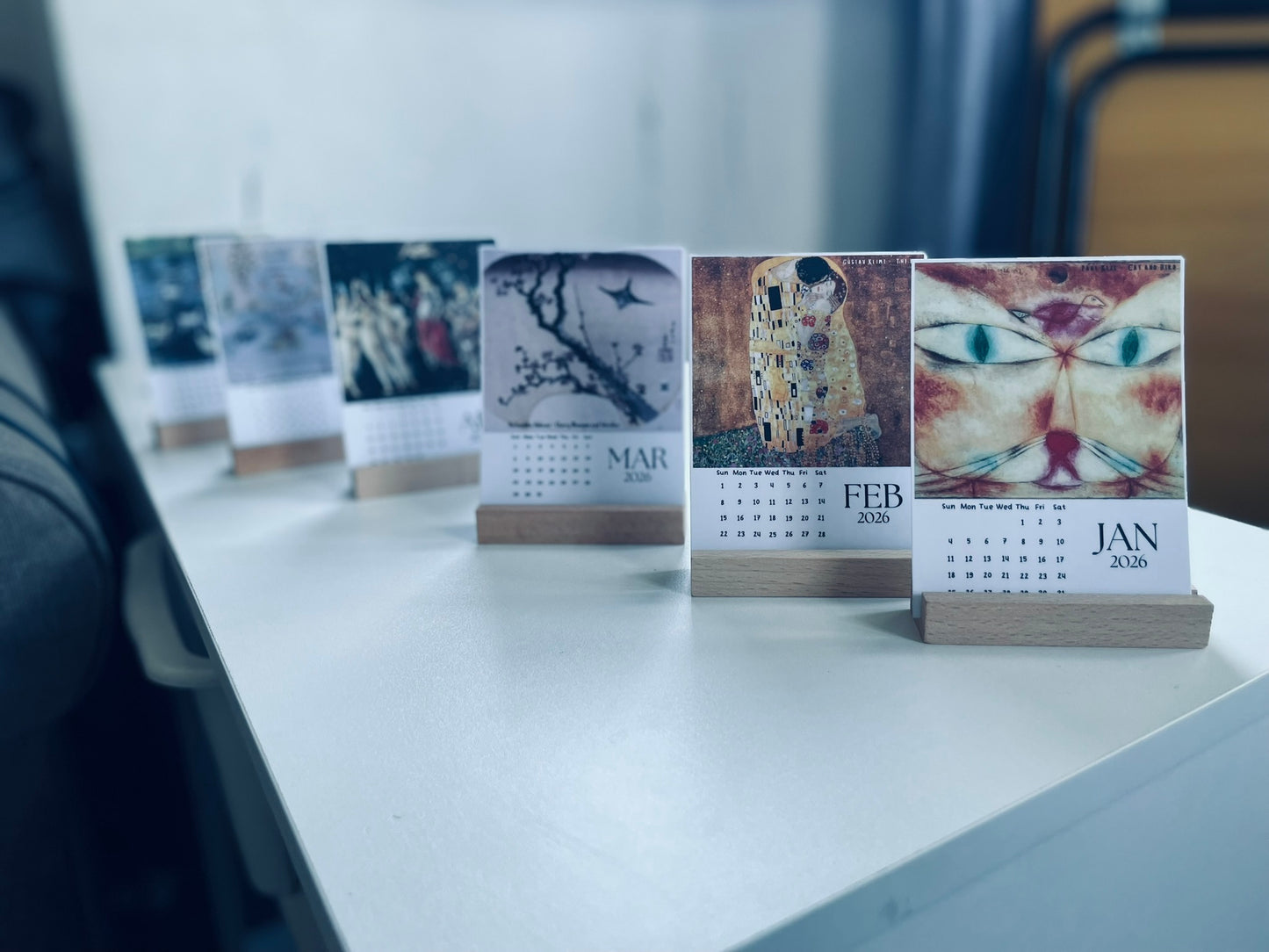 Fine Art 2026 Desk Calendar with Stand, Famous Artwork Calendar